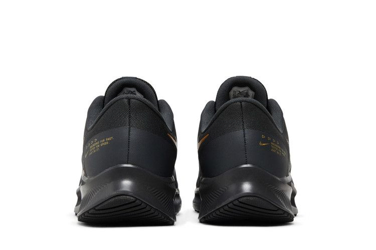 Кроссовки Nike Quest 4 'Black Metallic Gold'