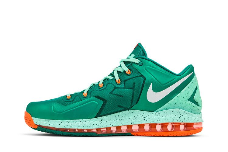 max-lebron-11-low-642849-313_02