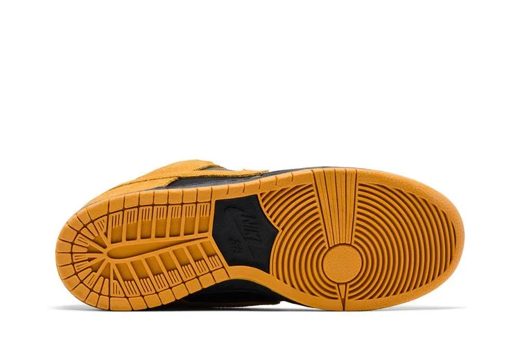 Кроссовки Nike SB Dunk Low Pro 'Iowa'