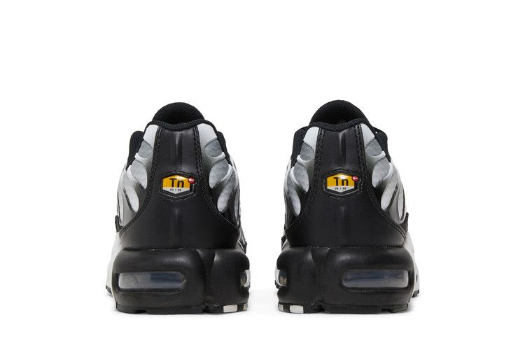 air-max-plus-black-metallic-silver-dm0032-003_05