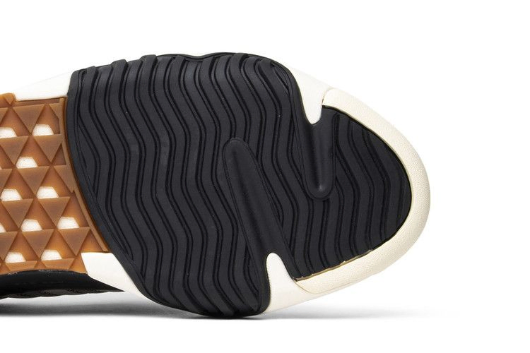 alexander-wang-x-turnout-trainer-core-black-b43589_04