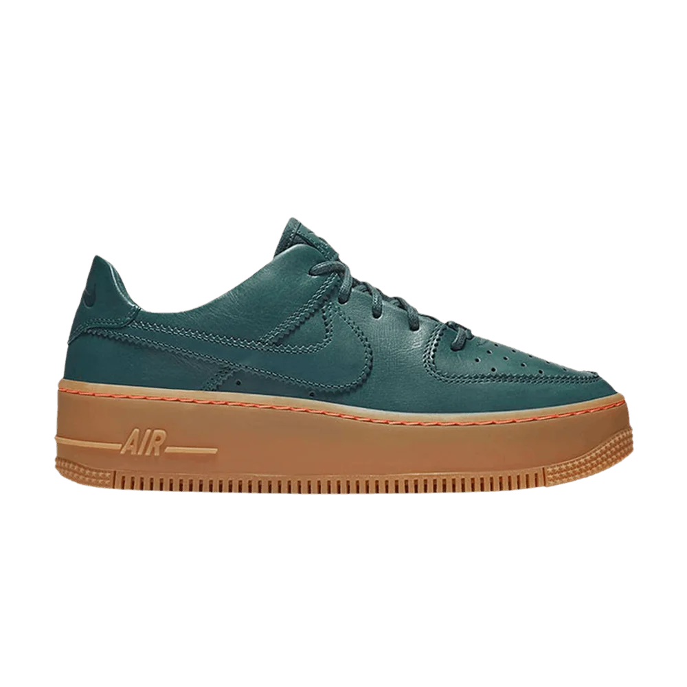 Krossovki-Nike-Wmns-Air-Force-1-Sage-Low-LX-Deep-Jungle