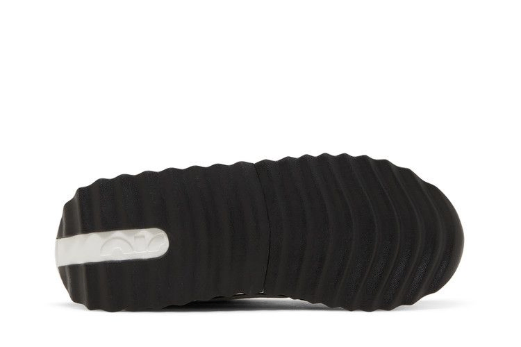 wmns-air-max-dawn-black-summit-white-dc4068-001_03