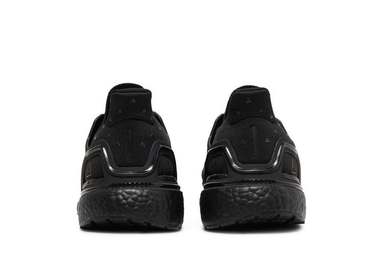 pharrell-x-ultraboost-20-black-future-h01892_05