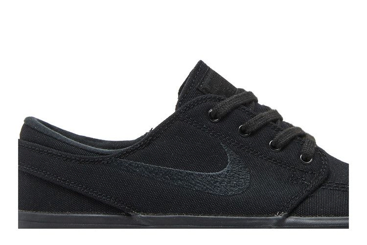 zoom-stefan-janoski-canvas-rm-sb-triple-black-ar7718-004_01