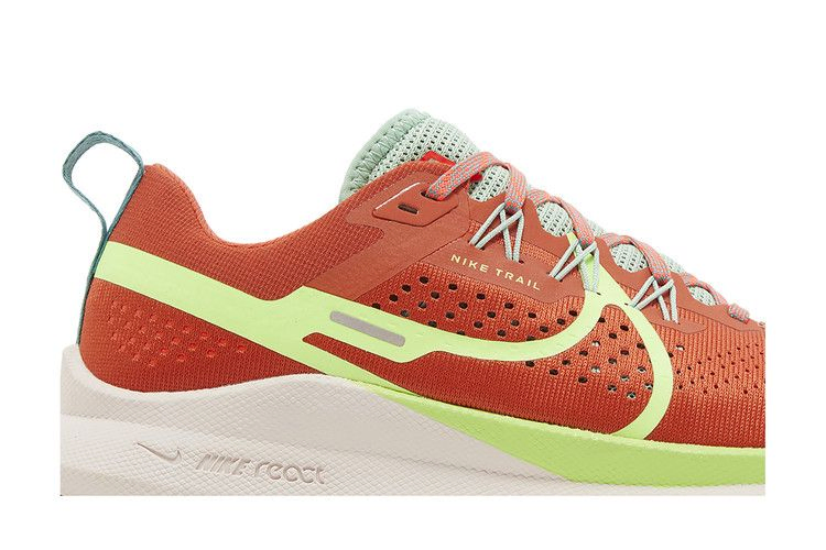 wmns-react-pegasus-trail-4-mantra-orange-ghost-green-dj6159-801_01