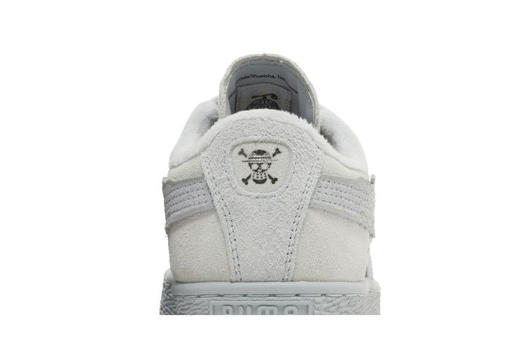 one-piece-x-suede-big-kid-whitebeard-396720-01_06