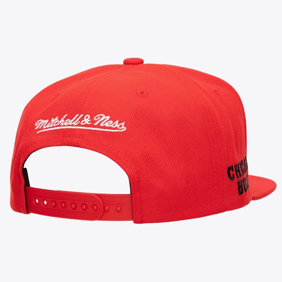 Бейсболка Mitchell & Ness Red Chicago Bulls Diamonds Up Snapback Hat
