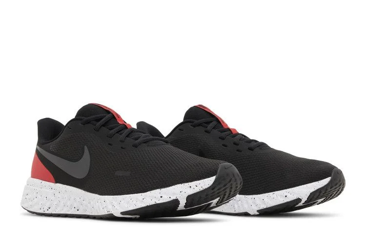 Krossovki-Nike-Revolution-5-Extra-Wide-Bred-7