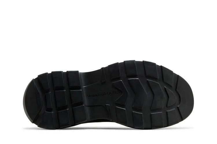 Krossovki-Alexander-McQueen-Tread-Slick-Lace-Up-Graffiti-Logo-Black-White-3
