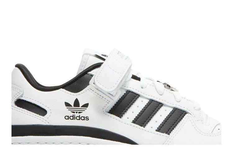 wmns-forum-low-white-black-gy0751_01