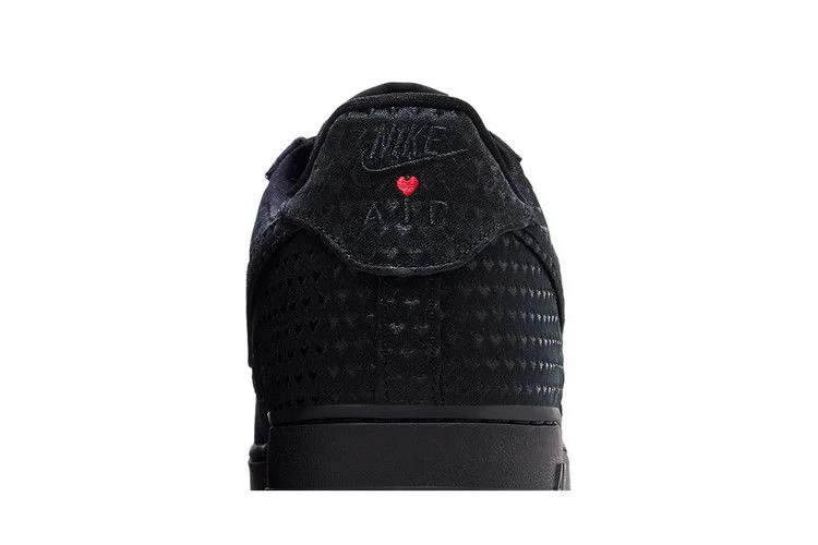 Krossovki-Nike-Air-Force-1-Low-Valentines-Day-Triple-Black-2026-6