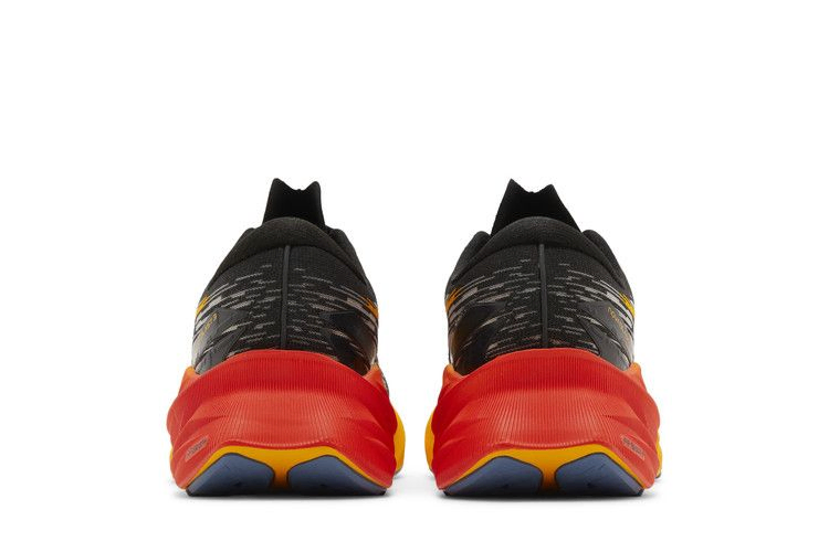 Кроссовки Asics Novablast 3 'Black Orange'