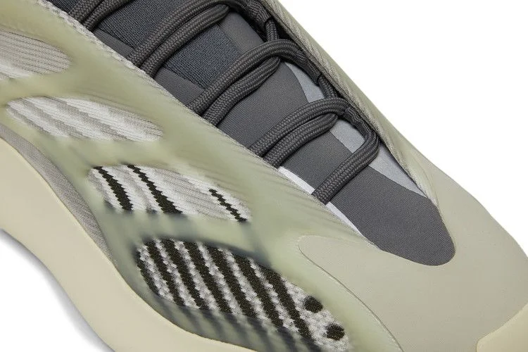 Krossovki-adidas-Mens-Yeezy-700-V3-Fade-Salt-8