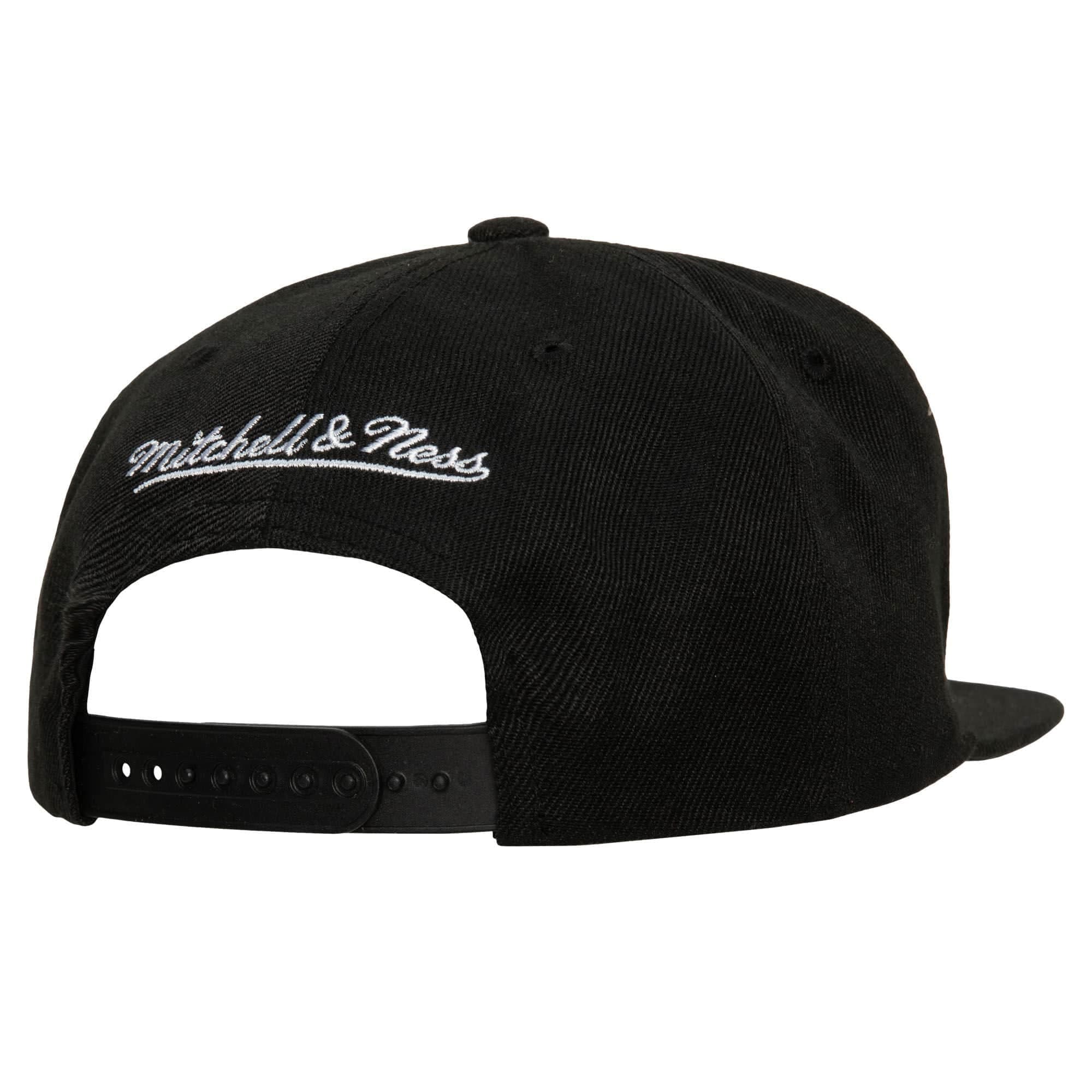 Бейсболка Mitchell & Ness XL BWG Snapback Indiana Pacers Hat