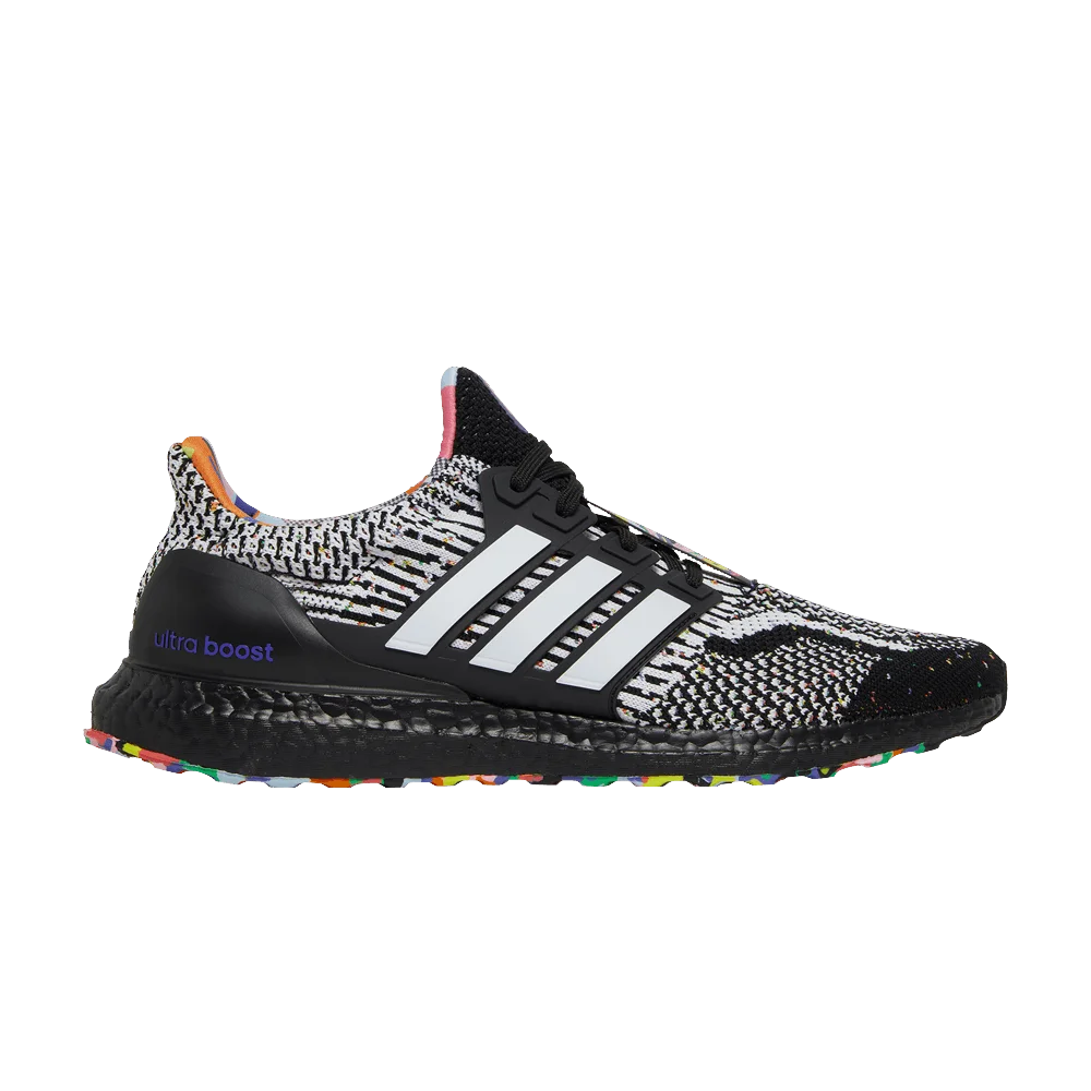 Krossovki-Kris-Andrew-Small-x-adidas-UltraBoost-5.0-Pride