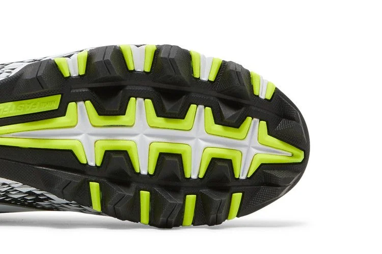 Krossovki-Nike-Vapor-Shark-2-Black-White-4