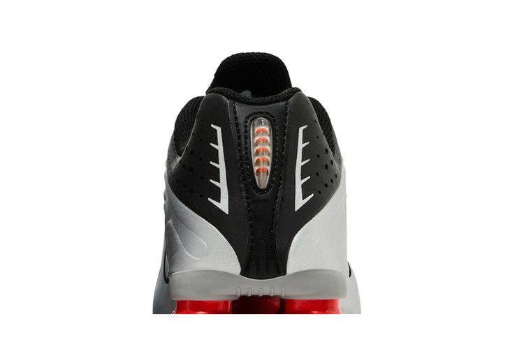 shox-r4-gs-og-2025-cw2626-005_06