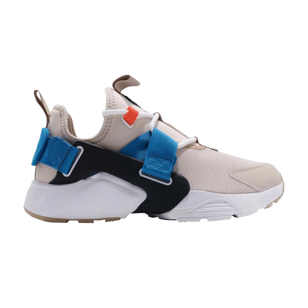 Krossovki-Nike-Wmns-Air-Huarache-City-Low-Desert-Sand