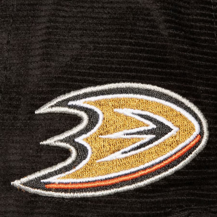 Бейсболка Mitchell & Ness Black Anaheim Ducks All Directions Corduroy Snapback Hat