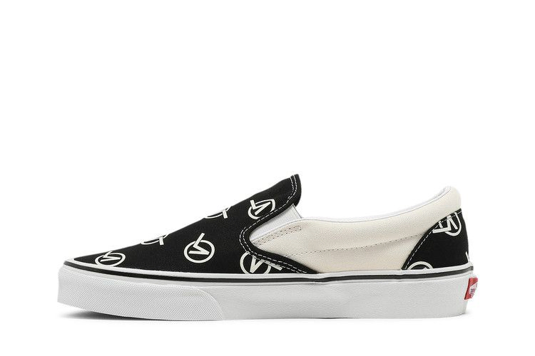 classic-slip-on-circle-v-vn0a4bv317h_02