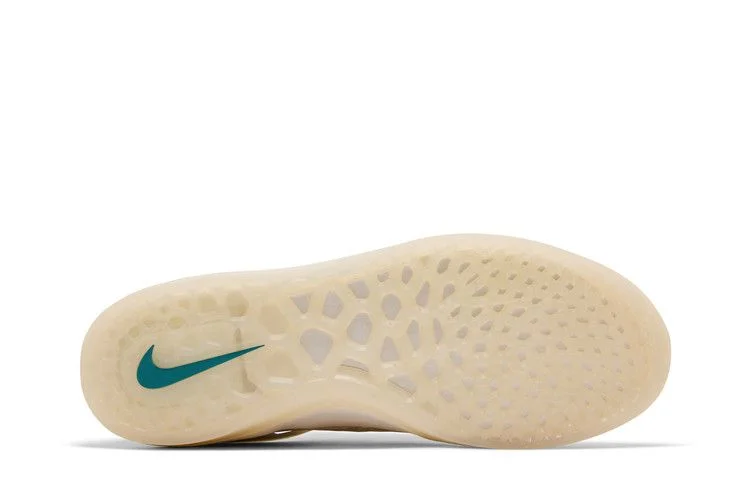 Кроссовки Nike Zoom Nyjah 3 Premium SB 'Phantom Light Orewood Brown'