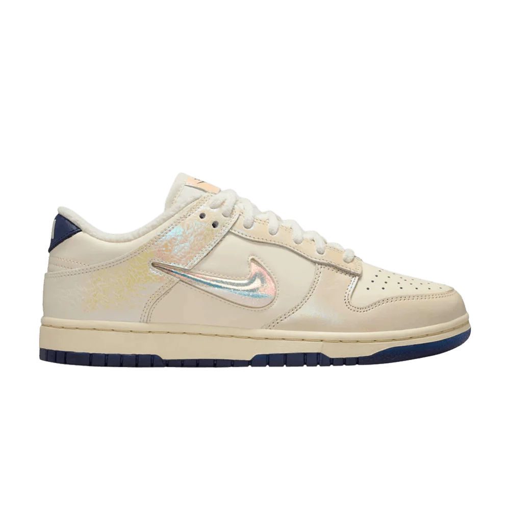 Krossovki-Nike-Wmns-Dunk-Low-Soft-Pearl