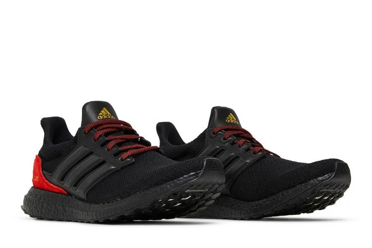Krossovki-adidas-UltraBoost-DNA-Black-Red-7
