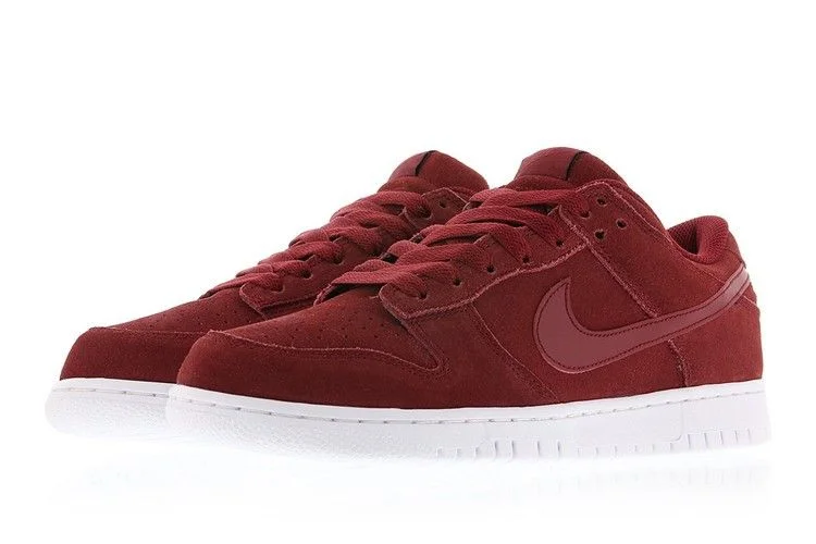 Krossovki-Nike-Dunk-Retro-Low-Team-Red-1