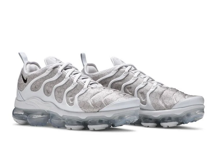Krossovki-Nike-Air-VaporMax-Plus-Pure-Platinum-7