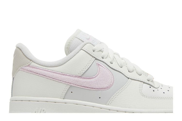 wmns-air-force-1-07-chenille-swoosh-dq0826-100_01