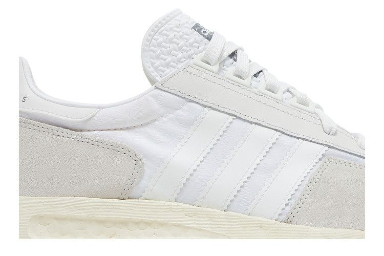 retropy-e5-white-gum-h03075_01