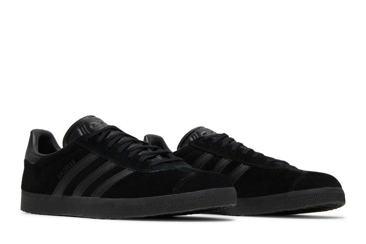 gazelle-triple-black-cq2809_07
