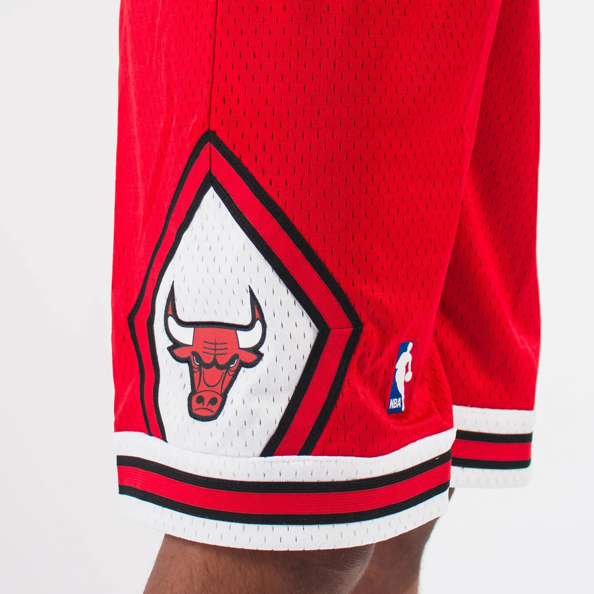 Спортивные шорты Mitchell & Ness Chicago Bulls 1997-98 Hardwood Classics Throwback Swingman Youth NBA Shorts