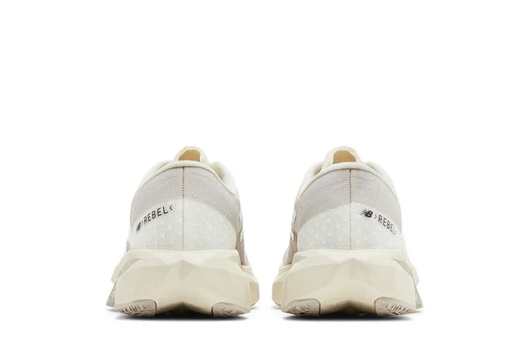 Кроссовки Sydney McLaughlin-Levrone x New Balance Wmns FuelCell Rebel v4 'Linen Moonrock'