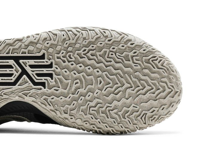 kyrie-low-4-black-rattan-cw3985-003_04