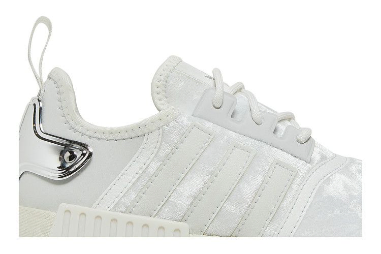 Кроссовки adidas Wmns NMD_R1 'White Silver Metallic