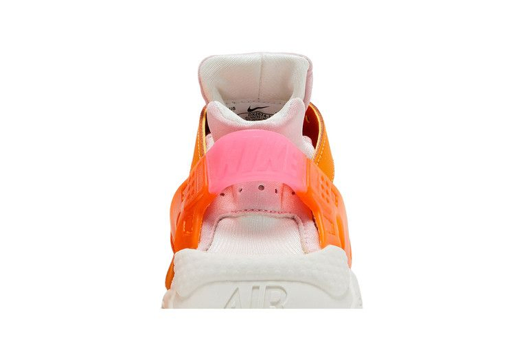Кроссовки Nike Women's Air Huarache 'Solar Flare Soft Pink'