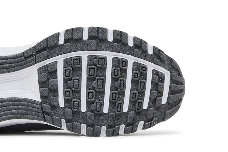 Krossovki-Nike-P-6000-GS-Metallic-Cool-Grey-4