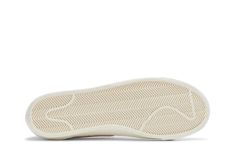 Кроссовки Nike Blazer Low '77 Premium 'First Use - Light Bone'