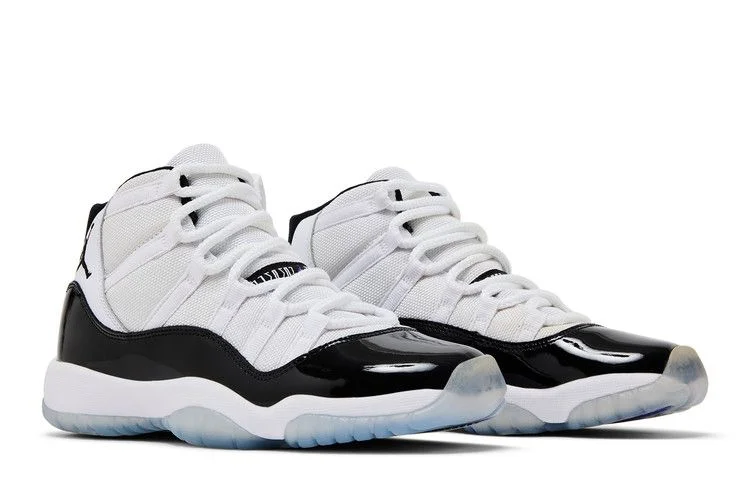 Krossovki-Air-Jordan-11-Retro-GS-Concord-2018-7