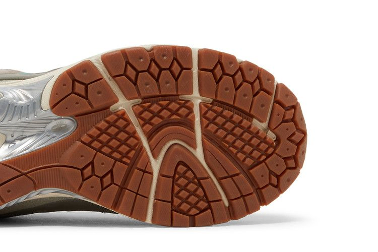 Кроссовки atmos x New Balance 2002R 'Oasis'