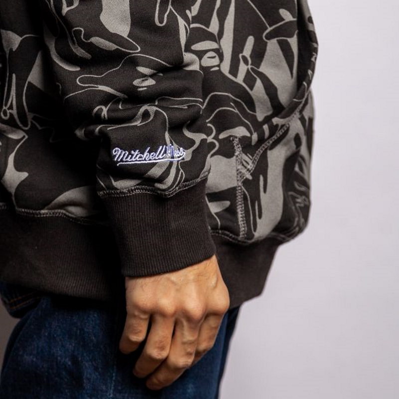 Aape-x-Mitchell-Ness-Philadelphia-76ers-Hoodie-Black-7