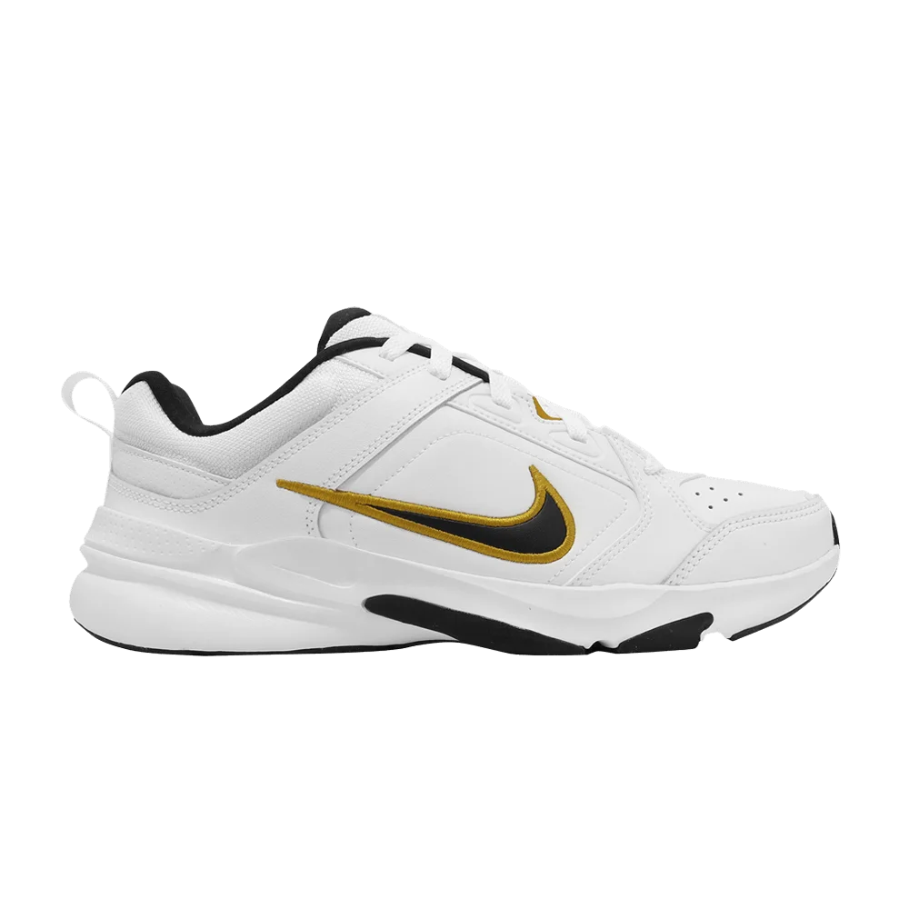 Krossovki-Nike-Defy-All-Day-White-Black-Gold