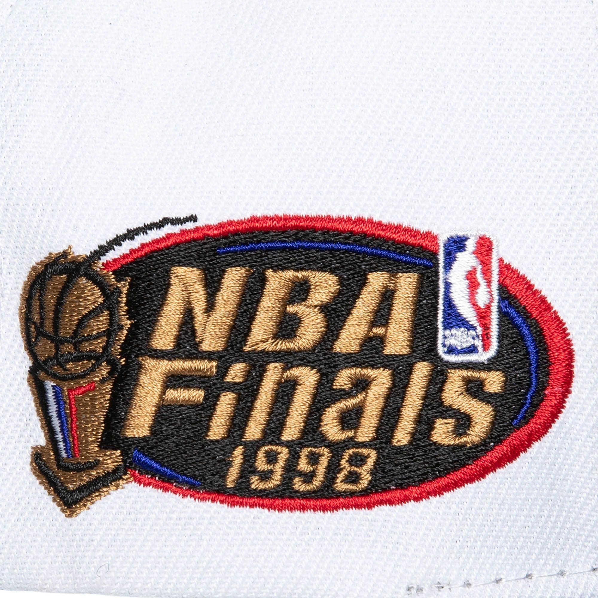 Бейсболка Mitchell & Ness Champ Series Snapback Chicago Bulls Hat