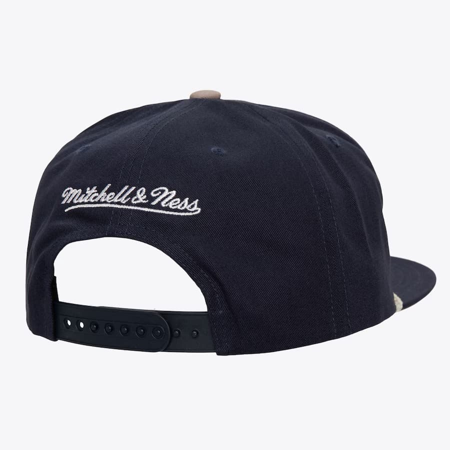 Бейсболка Mitchell & Ness Navy Dallas Cowboys Radiant Lines Deadstock Snapback Hat