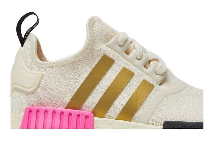 wmns-nmd_r1-cream-screaming-pink-fy3566_01