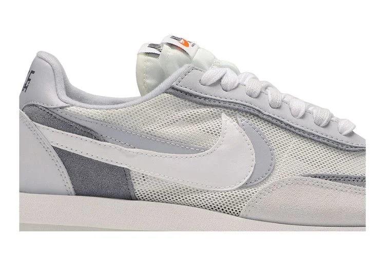 Krossovki-sacai-x-Nike-LDWaffle-Summit-White-10