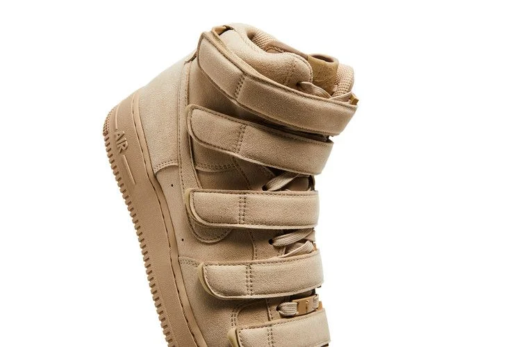 Krossovki-Billie-Eilish-x-Nike-Air-Force-1-High-07-SP-Mushroom-9