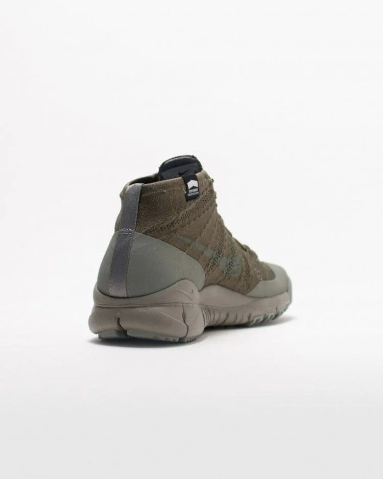 Krossovki-Nike-Flyknit-Trainer-Chukka-Sfb-Sp-2